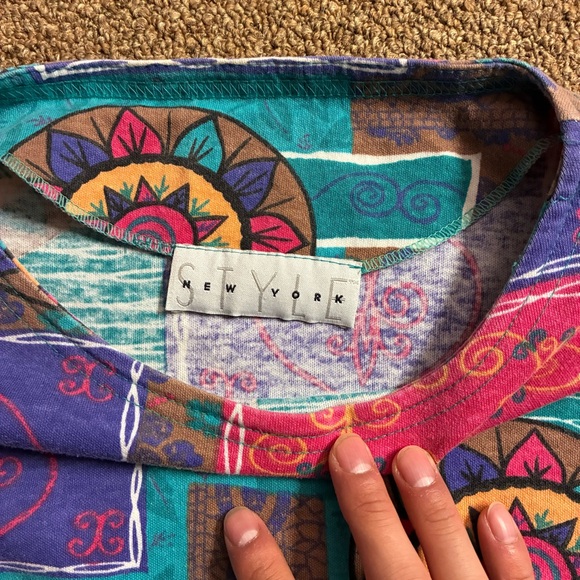 Colorful Geometric Pattern T-Shirt - Picture 2 of 3